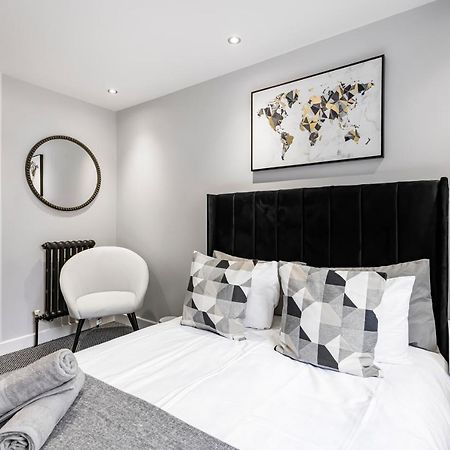 Victoria Hub Hotel London Exterior photo